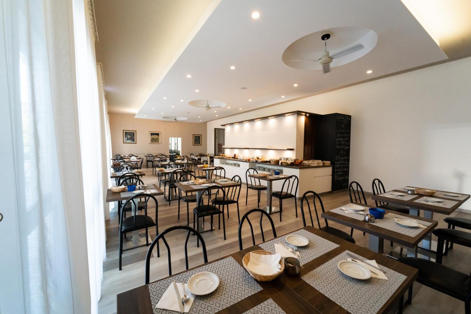 Hotel Dafne Punta Marina Ngoại thất bức ảnh